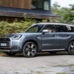 MINI Countryman получил базовую версию с передним приводом