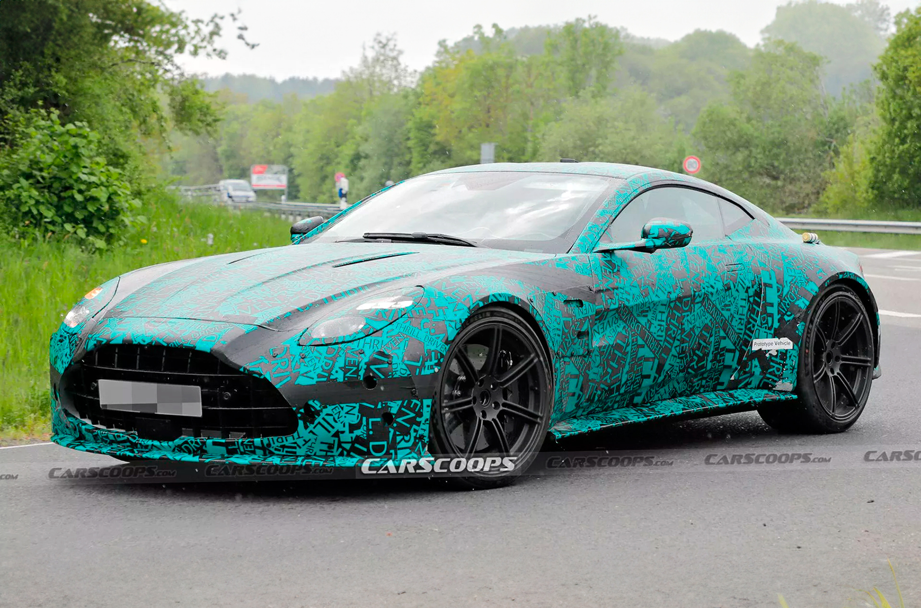 Aston Martin опубликовал новый тизер самого быстрого Vantage