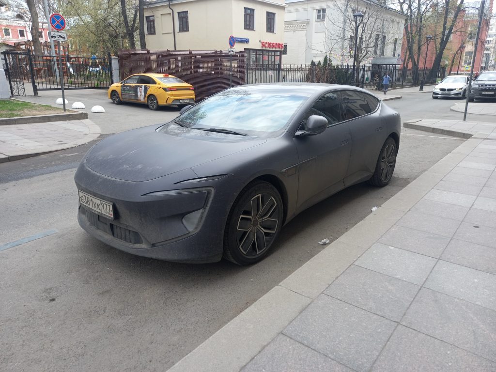 Дорого купить, дешево продать: в России упали цены на электромобили с пробегом